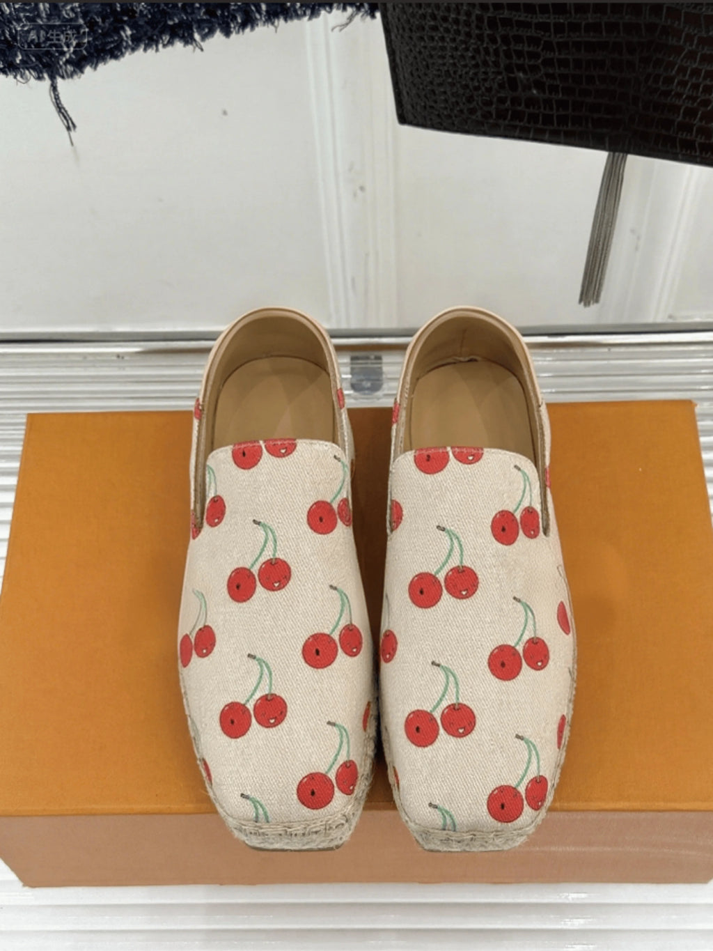 Women New Fisherman Shoes Fashion Cherry Embroidered Lambskin Handmade Twine Classic Retro Delicate Women Shoes 2025