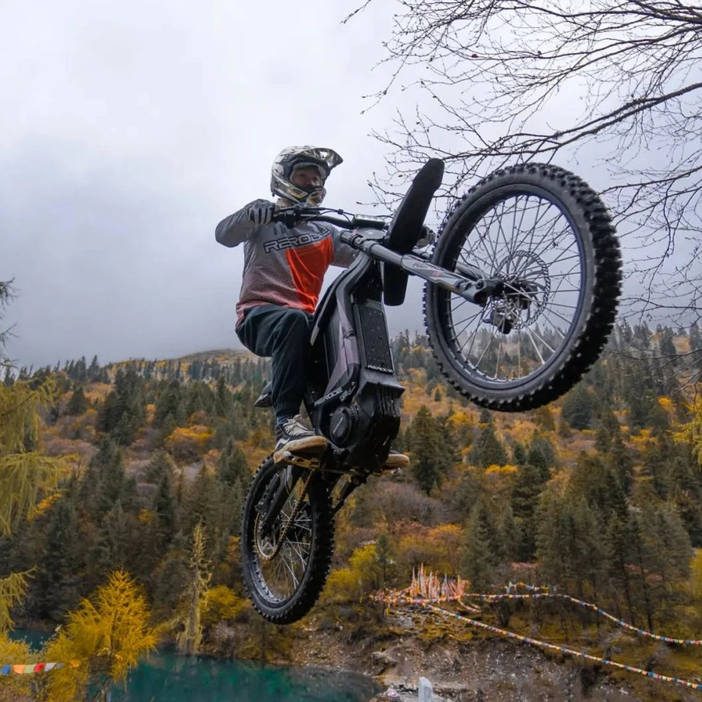 HEZZO 8000W Electric Dirt Bike 72v 35Ah Electric Bike Middrive Rerode R1 Ebike Off Road E Moto 53MPH 75 Miles Long Range 440NM
