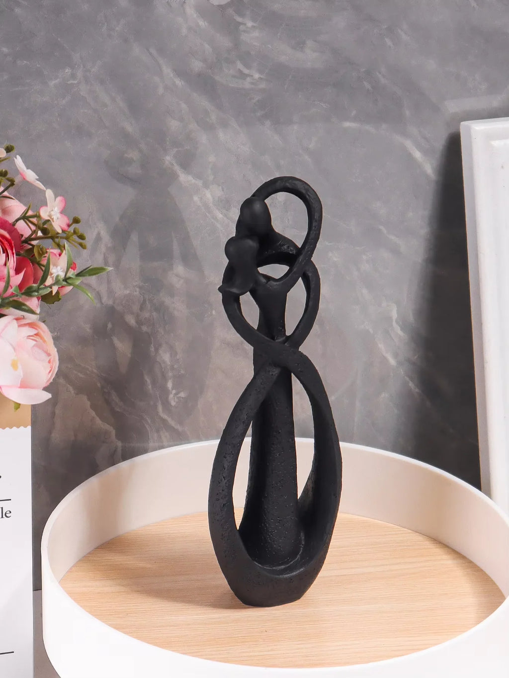 Nordic Style Creative Home Decor: Embracing Couple Sculpture for Office, Bookshelf, Living Room, Bedroom, Tabletop Decoration