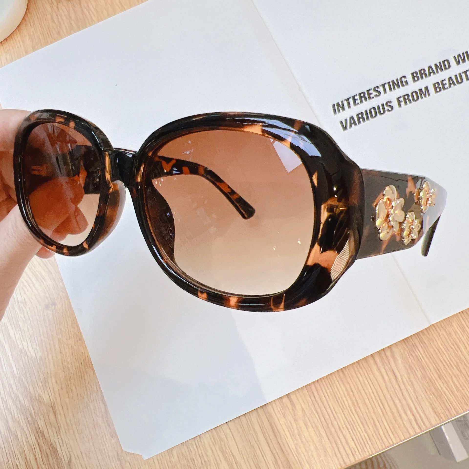 Small Frame Sunglasses for Women Fancy Sunglass Female Ladies Luxury Designer Vintage Gafas De Sol UV400 2025 New Sun Glasses