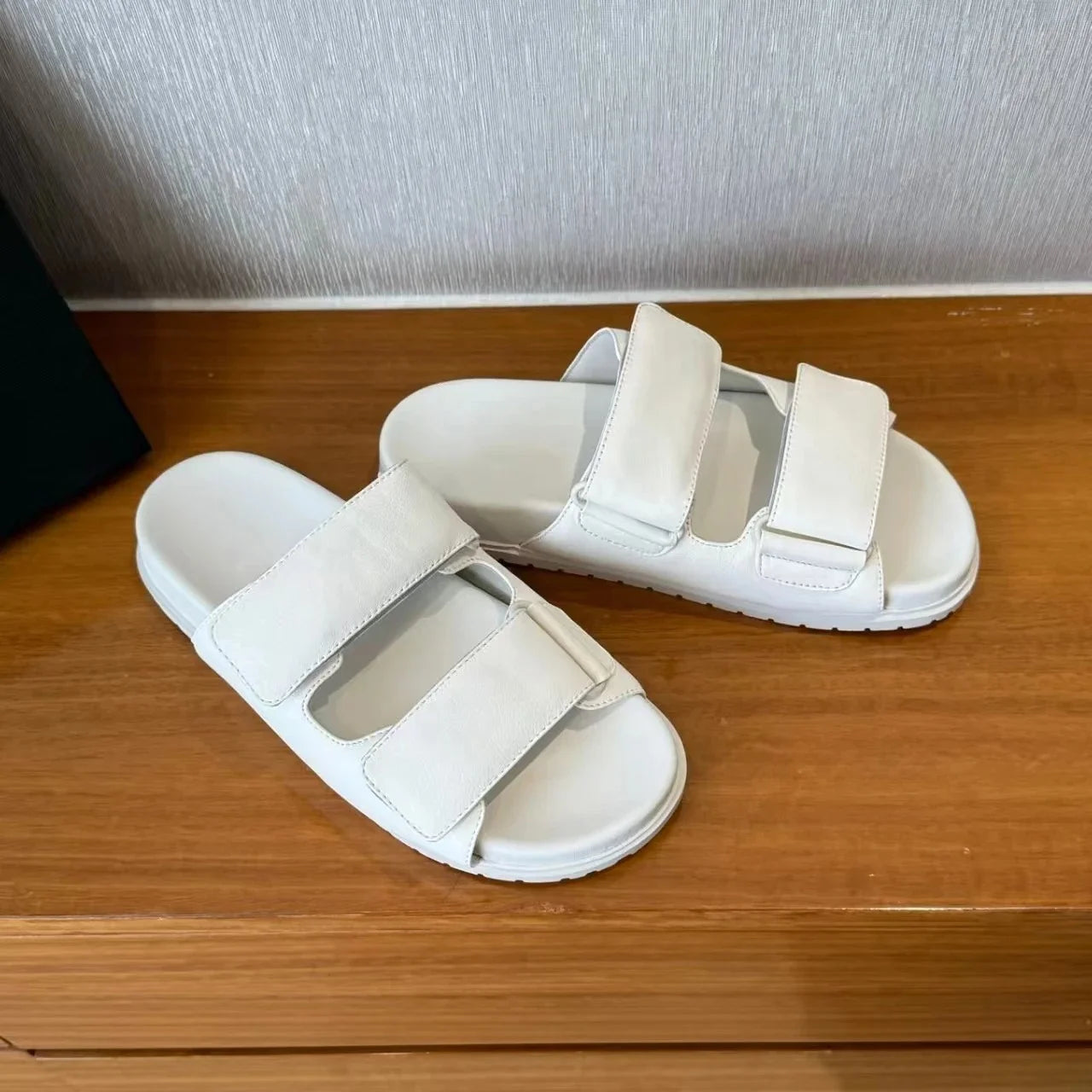 2025 New Summer Handmade Blingbling Diamond Flats Outdoor Slippets Beach Shoes For Woman Banquet Chunky Heels Zapatos De Mujer