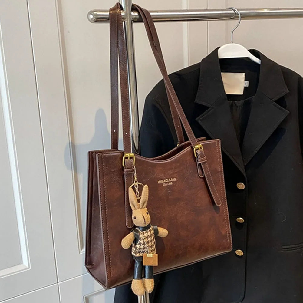 Women Vintage Shoulder Bag with Pendant Slouchy Tote Bag Purse Large Capacity Fashion Shoulder Bag Ladies Travel Handbag