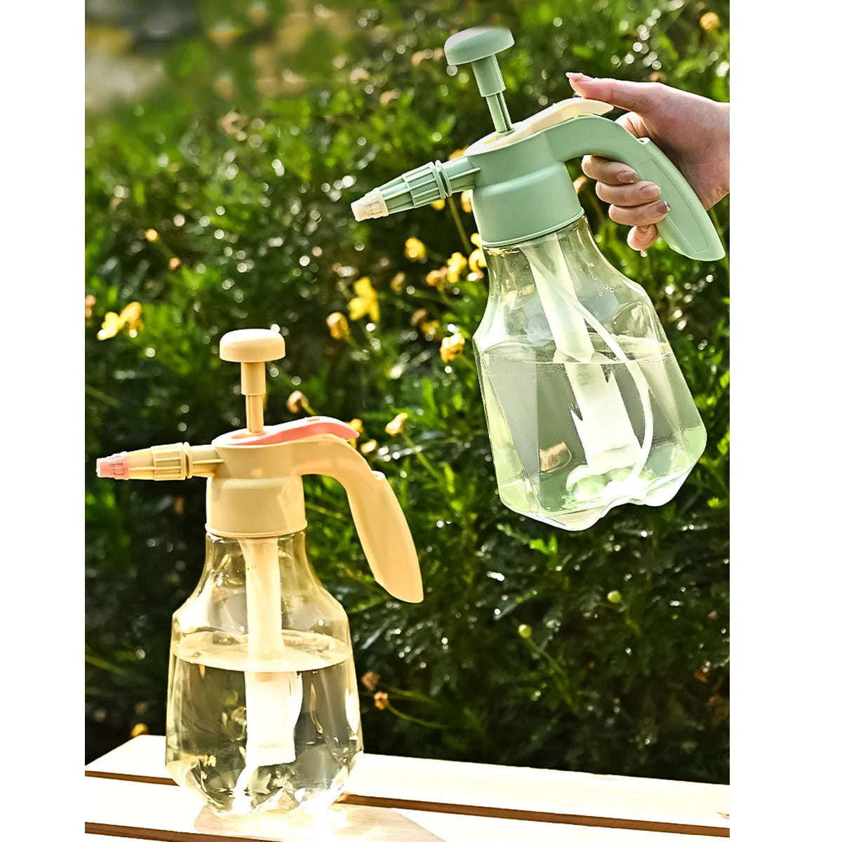 1PCS 1.5L Watering Bottle Pressure Garden Sprayer Spray Bottle With Pump Action Pressure With Adjustable Nozzle Plants Watering