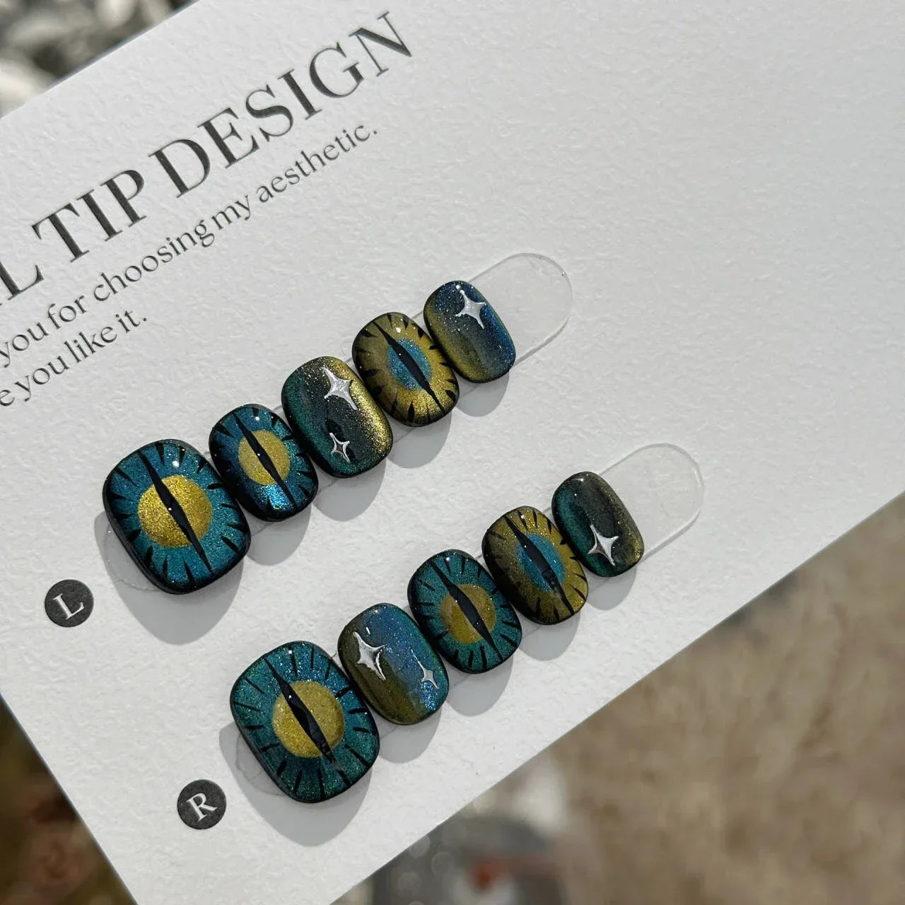 10pcs Short Square Head Fake Nails with Glue Flash Dreamy Red Cat Eye Rose Handmade Press on Nails Wearable Full Cover Nails Tip