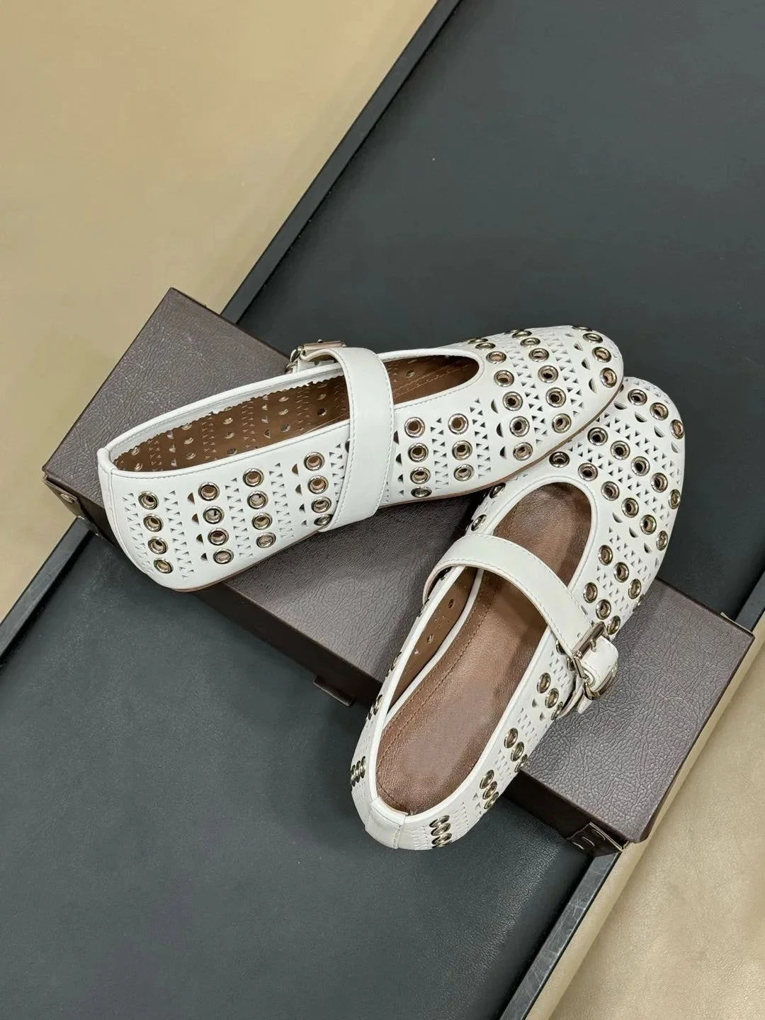 Women's Shoes Ballet Flats In Vienne Lambskin With Eyelets Classical Japonese Shoes Mary Jane
