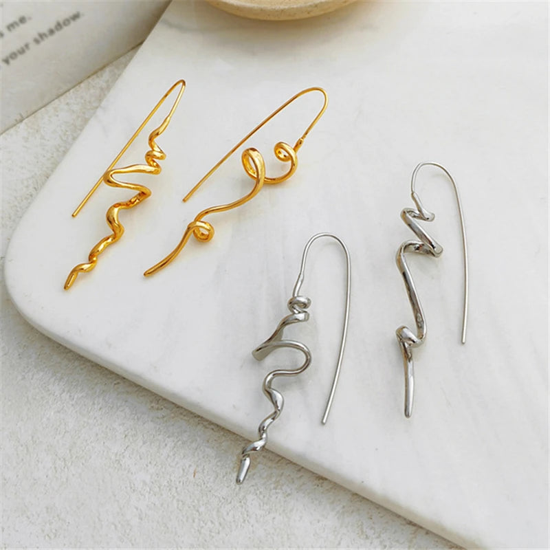Abstract three-dimensional design earrings cool and handsome temperament fashion women exquisite retro ear hanging jewelry acces