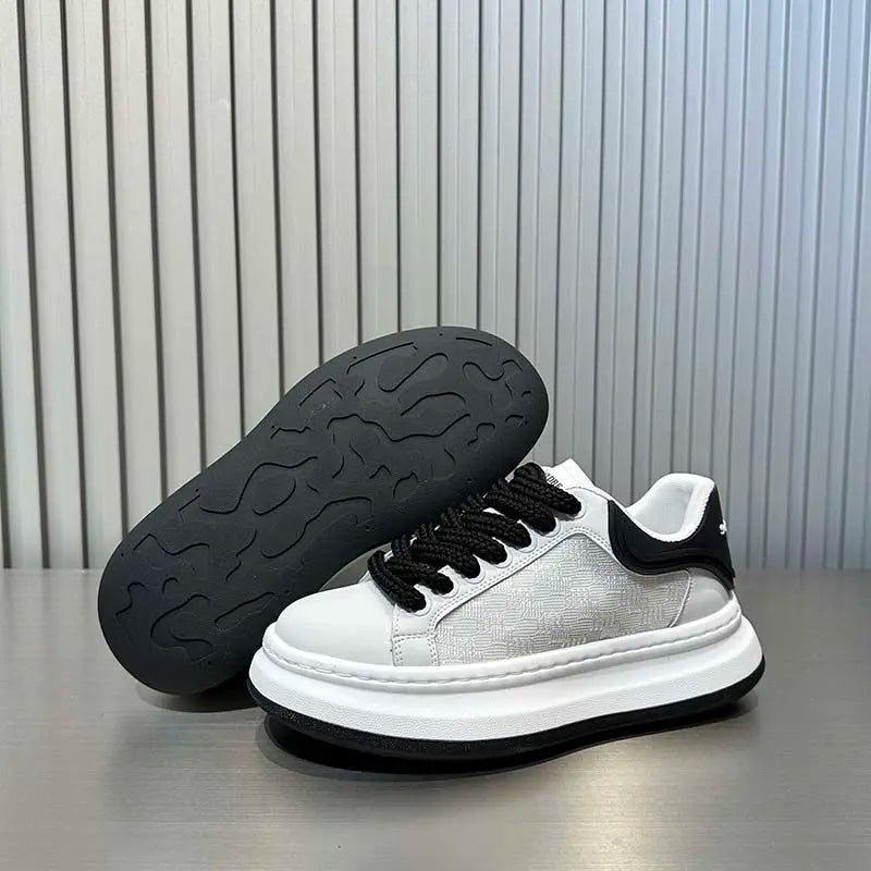 Fashion Footwear for Men Made of Leather Fabric Breathable Height-Increasing Flat Platform Shoe New Designer Casual Sports Shoe