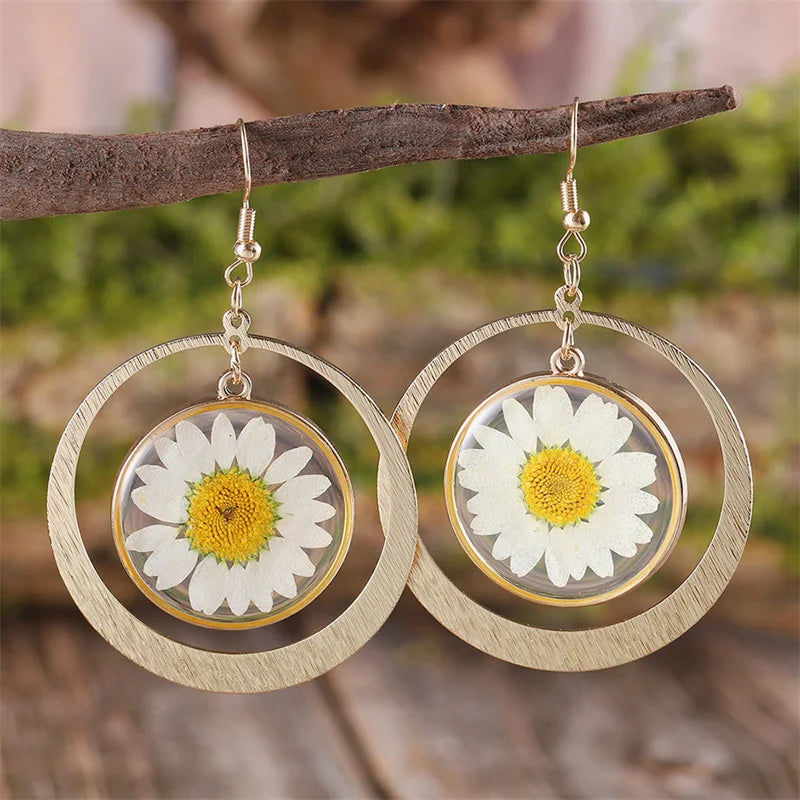 1Pair Creative White Daisy Pressed Studs Earring Boho Style Pressed Flower Earrings Vintage Fashion Ear Jewelry Party Gift