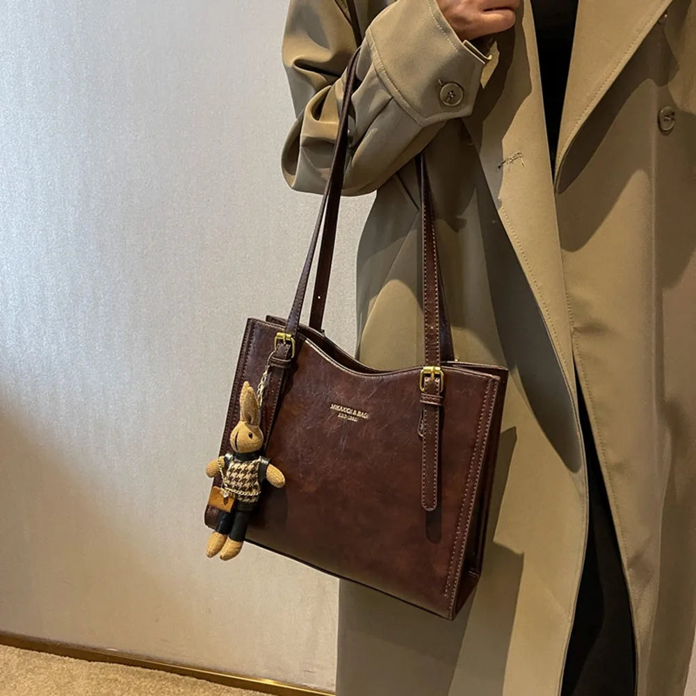 Women Vintage Shoulder Bag with Pendant Slouchy Tote Bag Purse Large Capacity Fashion Shoulder Bag Ladies Travel Handbag