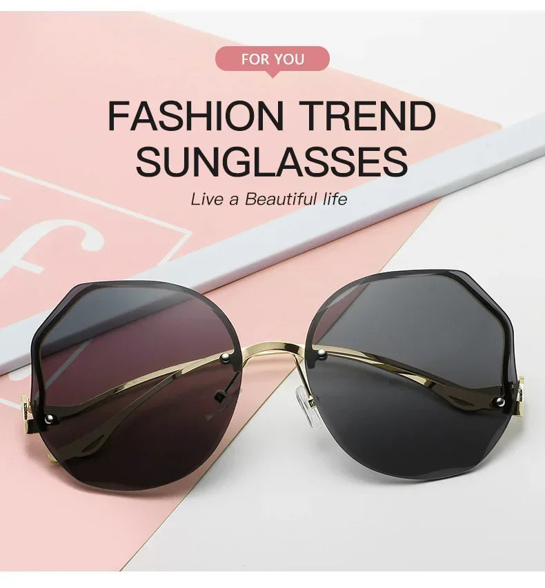 Female Ins Popular Sunglasses Luxury Frameless Ocean Lens Large Sun Glasses Goggles Fashion Travel UV400 Eyewear for Women Men