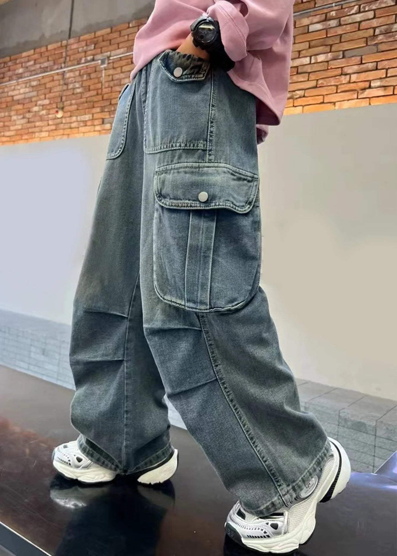 Loose-fit preppy-style casual denim jeans for teenage boys – versatile, stylish, and rugged washed s