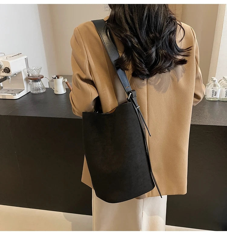 Retro Frosted Buet Bag Large Capaci Commuter Women's Single oulder Slant Cross Bag Soft PU Material Buet ape