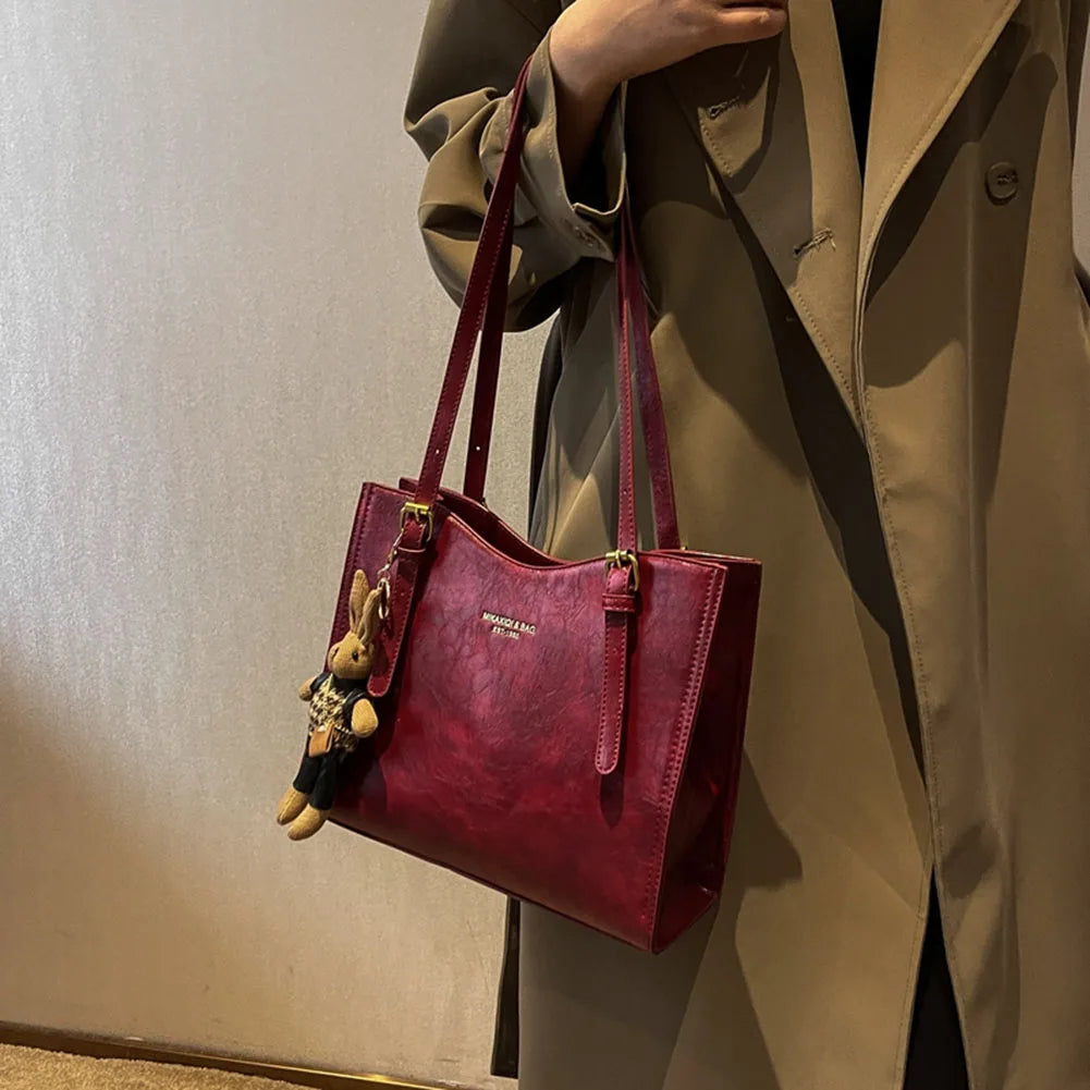 Women Vintage Shoulder Bag with Pendant Slouchy Tote Bag Purse Large Capacity Fashion Shoulder Bag Ladies Travel Handbag