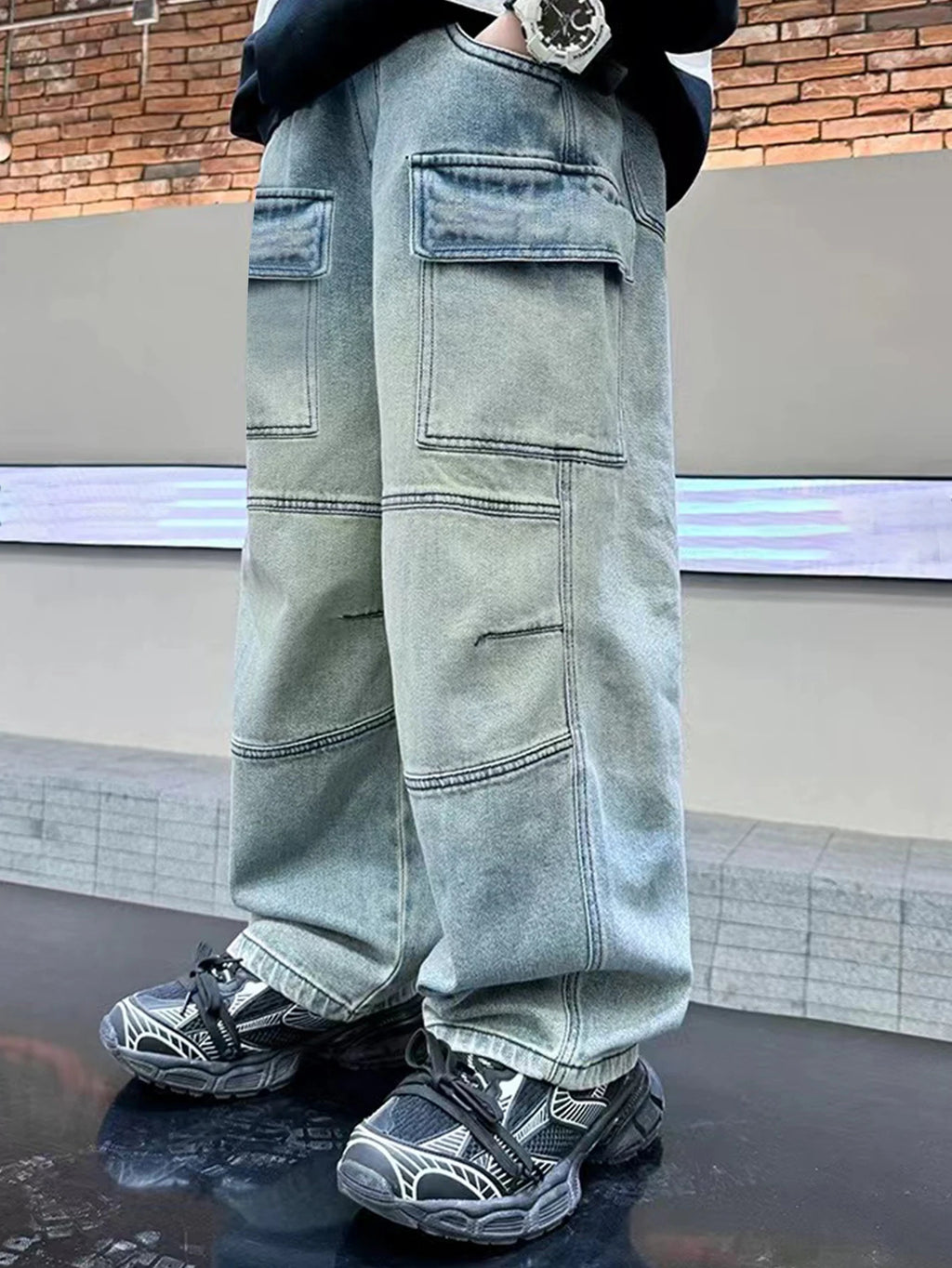 Loose-fit, wide-leg, long straight-leg jeans in washed light blue for teenage boys