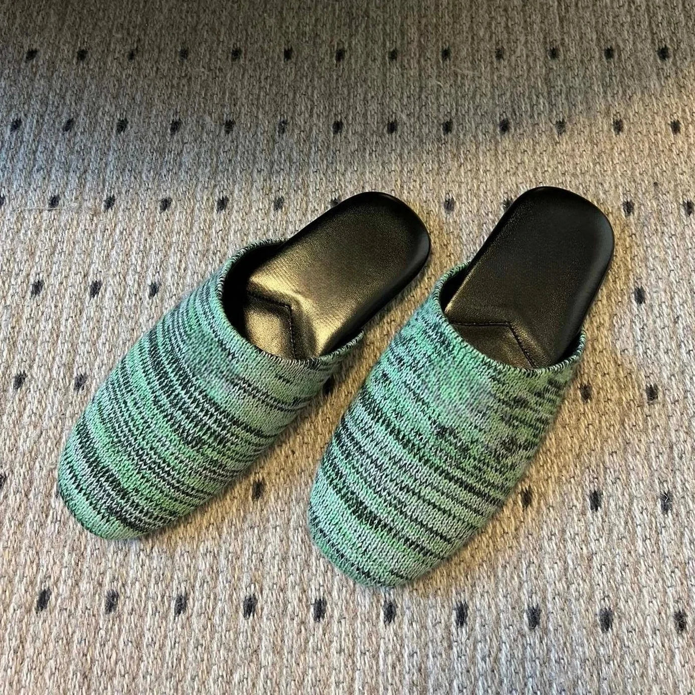 Top Quality Handmade BlingBling Crystal Pointed-Toe Super High Heel Woman Slippers Stiletto Ladies Wedding Banquet PumpsTop Qual