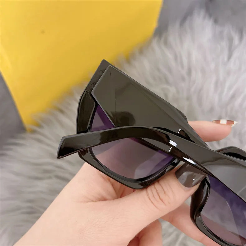 New Small Sunglasses Women Trendy Brand Sun Glasses Female Designer Vintage Eyewear Men Square Glasses UV400 Oculos De Sol