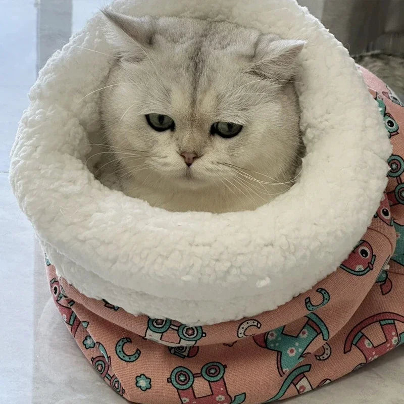 Winter Warm Pet Sleeping Bag Lamb Wool Warm Kitten Nest Drilling Hole Bedding Thickened Soft Comfortable Warm Nest Pet Cats