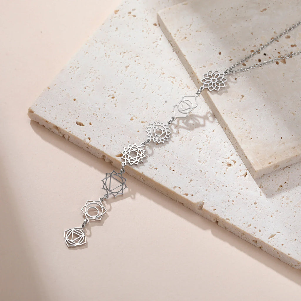 Cazador Stainless Steel 7 Chakra Flower Pendants Necklaces for Women Yoga Meditation Jewelry Amulet Necklaces Birthday Gift 2025