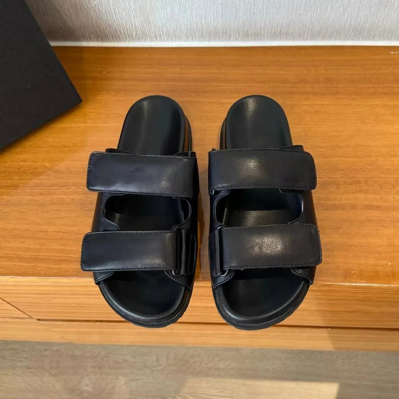 2025 New Summer Handmade Blingbling Diamond Flats Outdoor Slippets Beach Shoes For Woman Banquet Chunky Heels Zapatos De Mujer