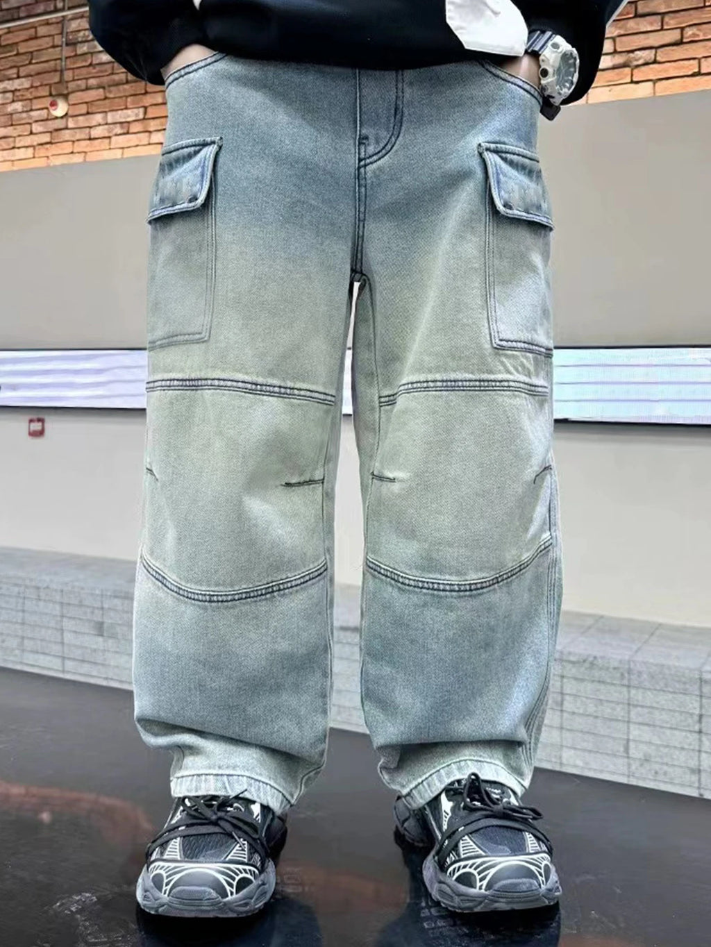 Loose-fit, wide-leg, long straight-leg jeans in washed light blue for teenage boys
