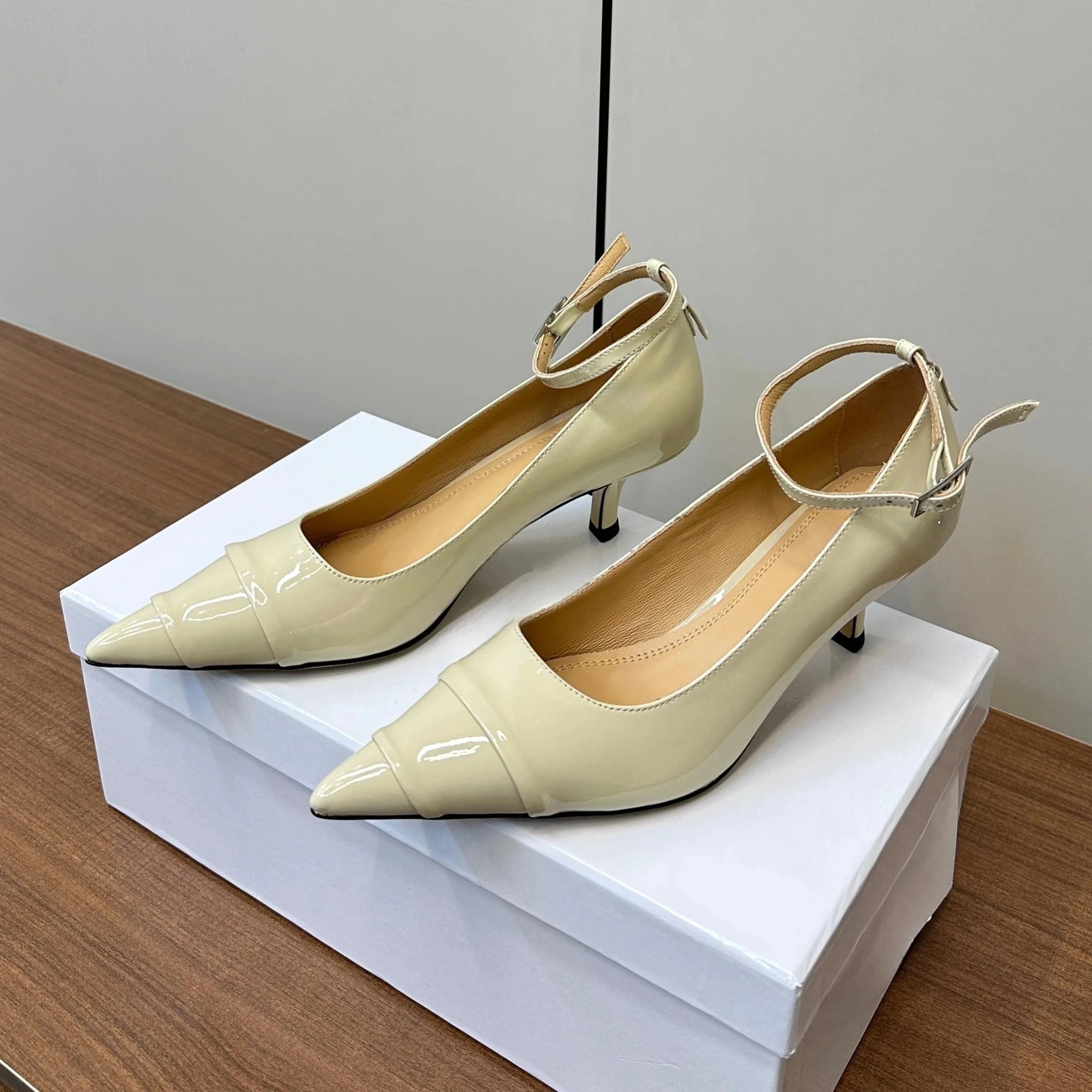 2025 Newest Genuine Leather Round-Toe Ankle-Strap Woman Flats Mary Janes Ballet Dance Shoes Banquet Shoes Woman Sapato Feminino