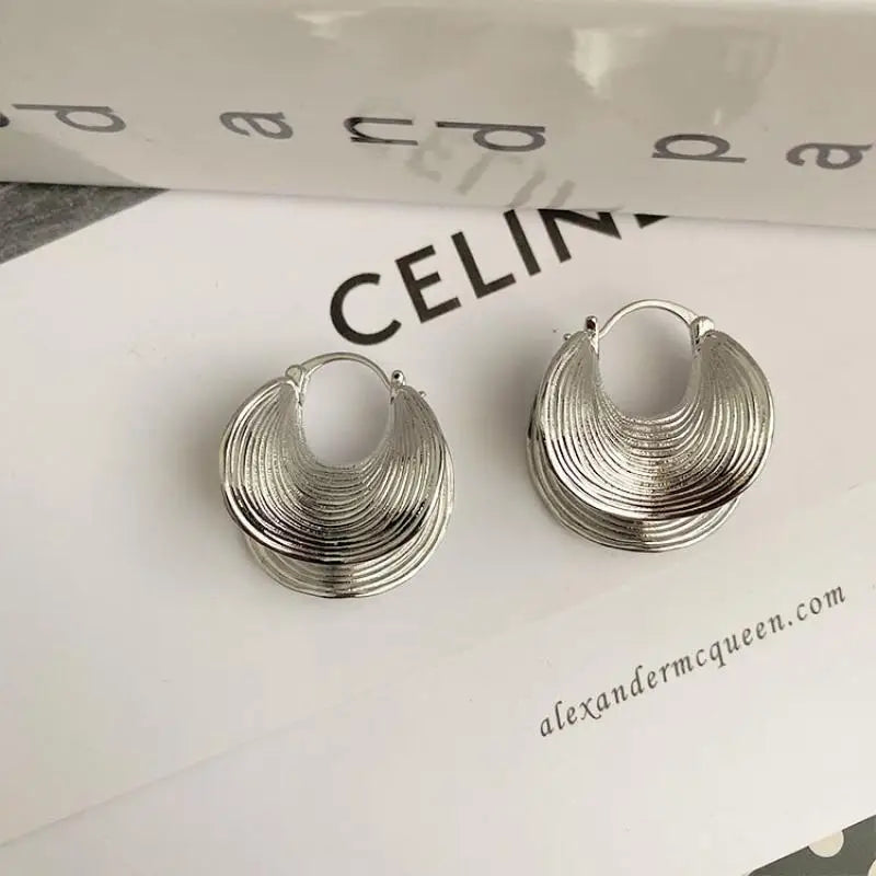 Unique Geometric Irregular Striped Large Ear Buckle Earrings for Women Creative Metal Gold Color Fan Shaped Earring Jewelry Gift