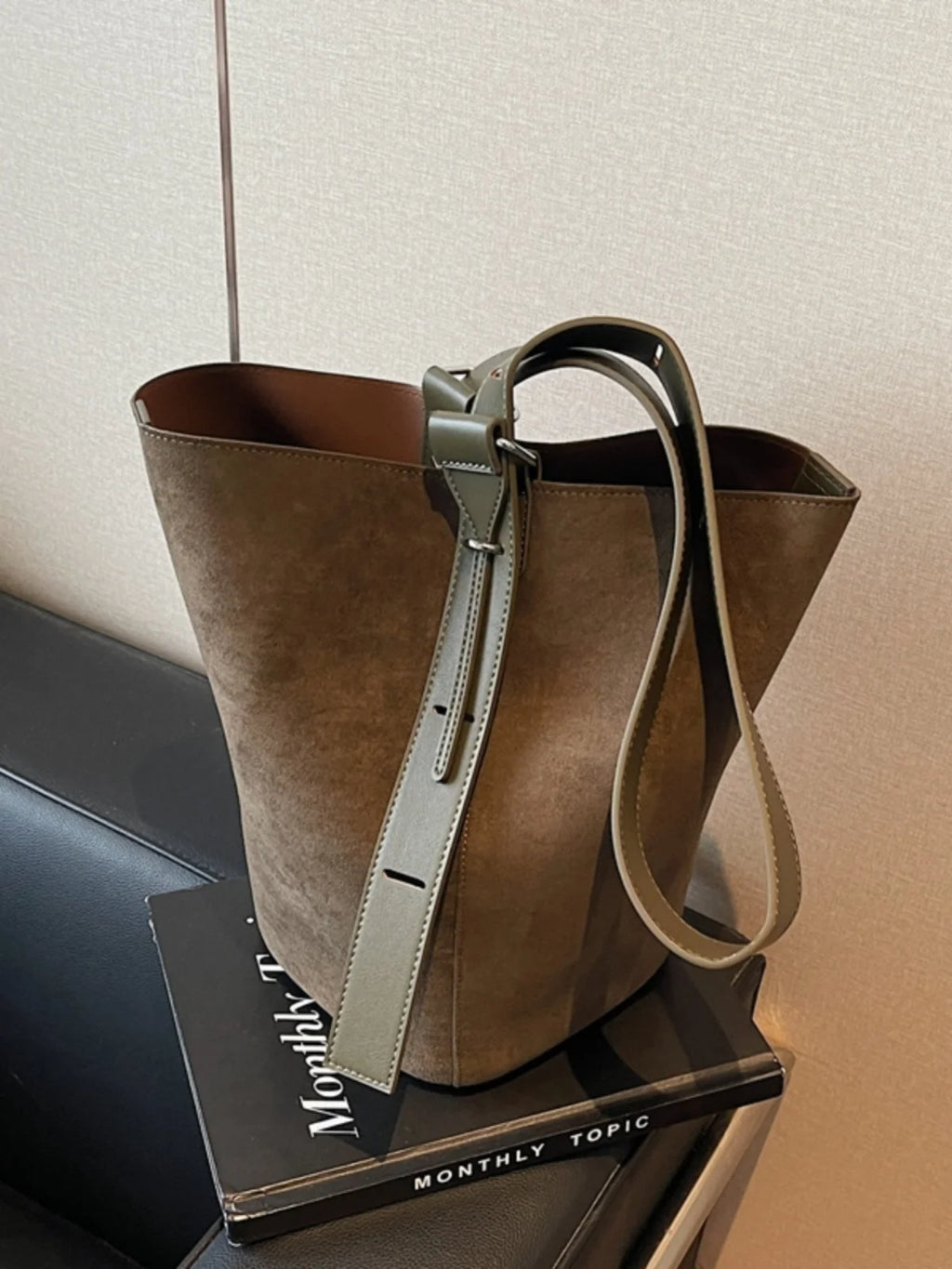 Retro Frosted Buet Bag Large Capaci Commuter Women's Single oulder Slant Cross Bag Soft PU Material Buet ape