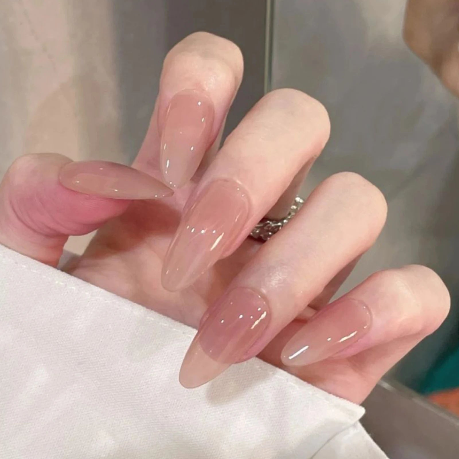 24pcs/box False Nails With Glue Mid-length Round Head Vintage Wine Red Fashion Artificial Nail Press On Fake Nail Art Decoration