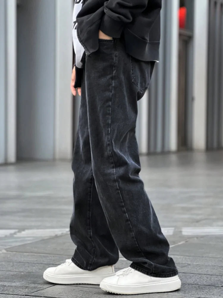 A top choice for autumn and winter transitions! Loose black men's jeans with inherent warmth, comfortable and versatile, suitabl