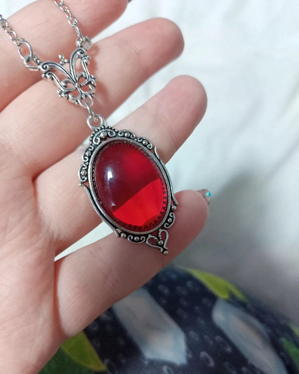 Gothic Vampire Necklace Vintage Stardust Crystal Cameo Pendant Necklace Punk Style Vampire Pendant Oval Satanic Demon Necklace