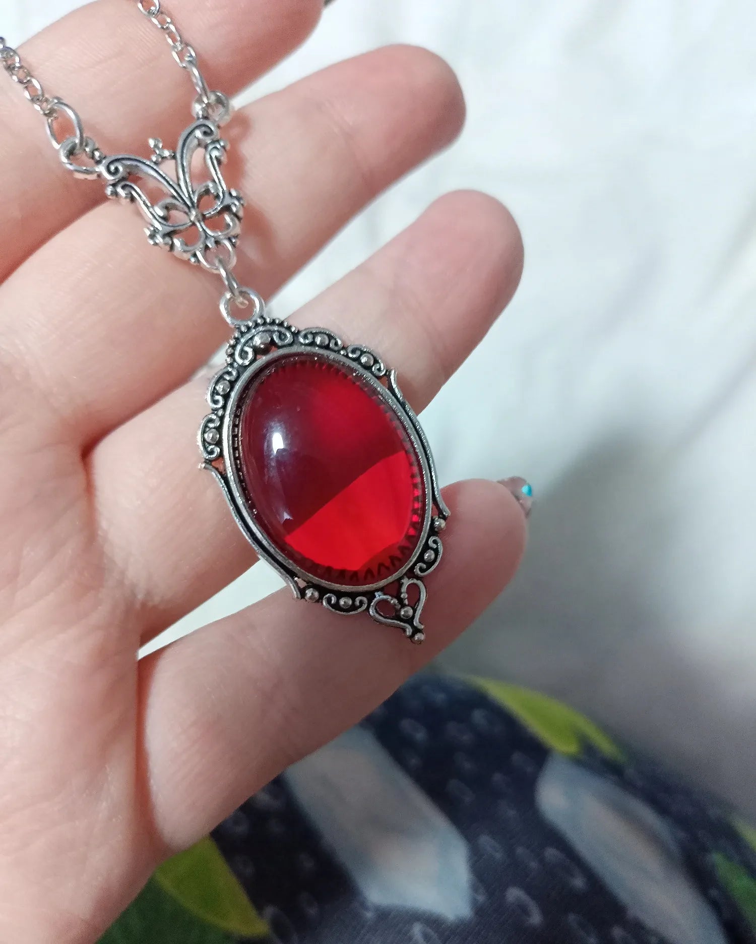 Gothic Vampire Necklace Vintage Stardust Crystal Cameo Pendant Necklace Punk Style Vampire Pendant Oval Satanic Demon Necklace