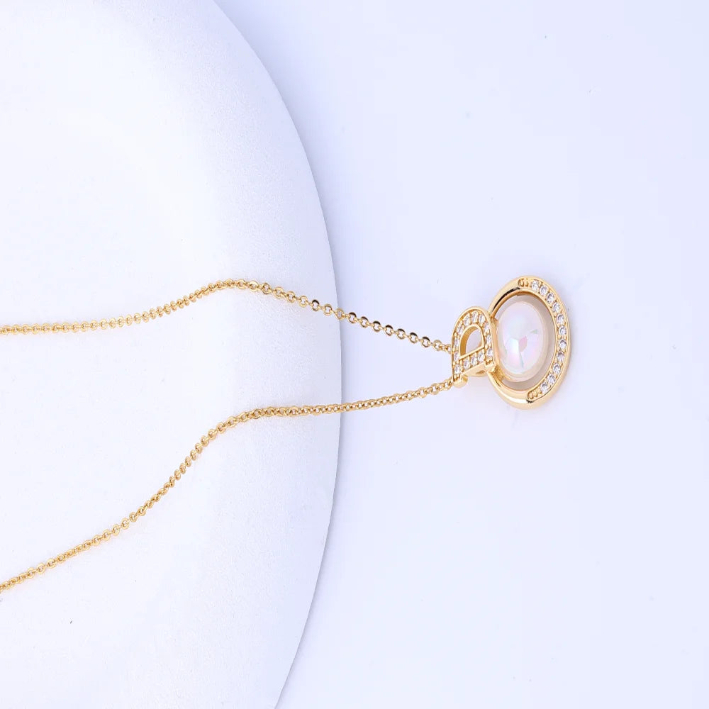 Cross border new pearl D-letter necklace for women, with a niche design and a sense of luxury. Simple, luxurious, and slightly i
