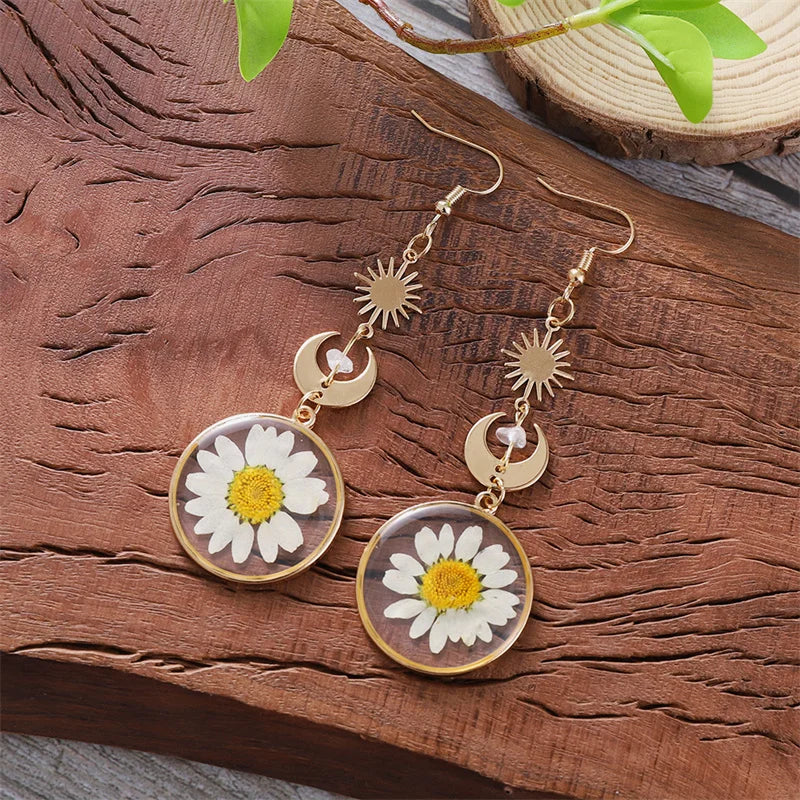 1Pair Creative White Daisy Pressed Studs Earring Boho Style Pressed Flower Earrings Vintage Fashion Ear Jewelry Party Gift