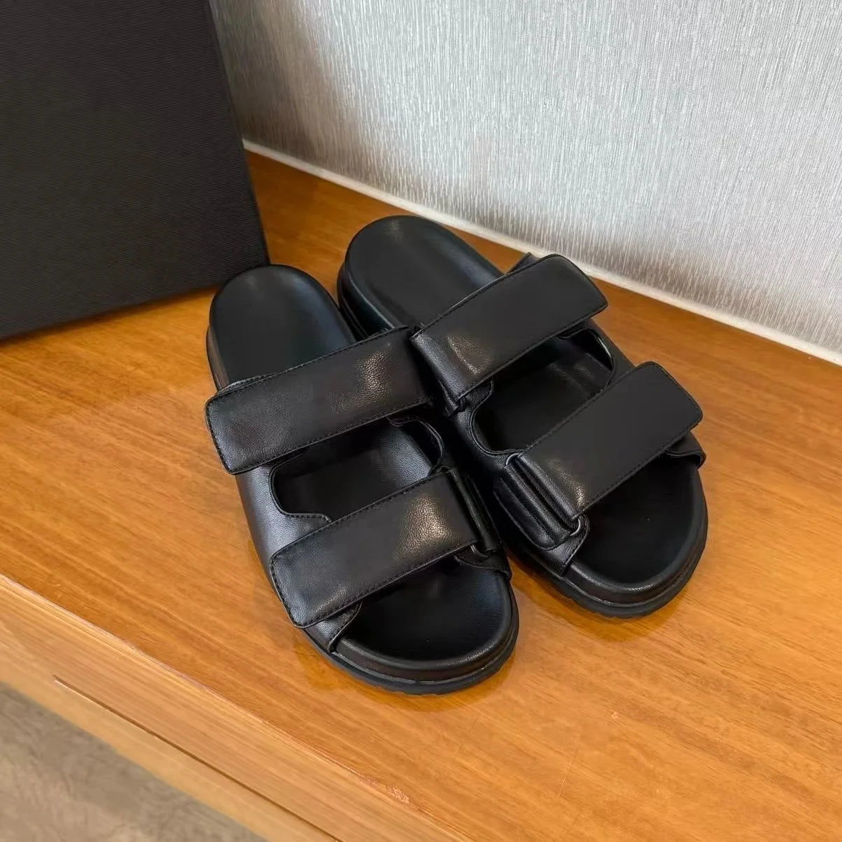 2025 New Summer Handmade Blingbling Diamond Flats Outdoor Slippets Beach Shoes For Woman Banquet Chunky Heels Zapatos De Mujer