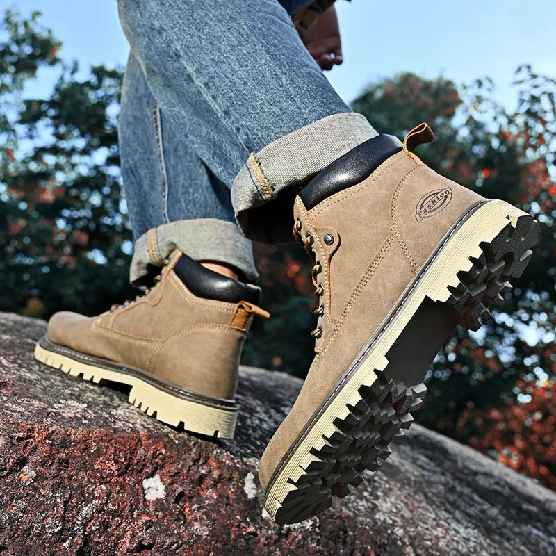 2025 New High Top Fashionable Mens Casual Shoes Versatile Daily Commuting Flat Shoes Anti Slip and Wear Resistant Walking Shoes