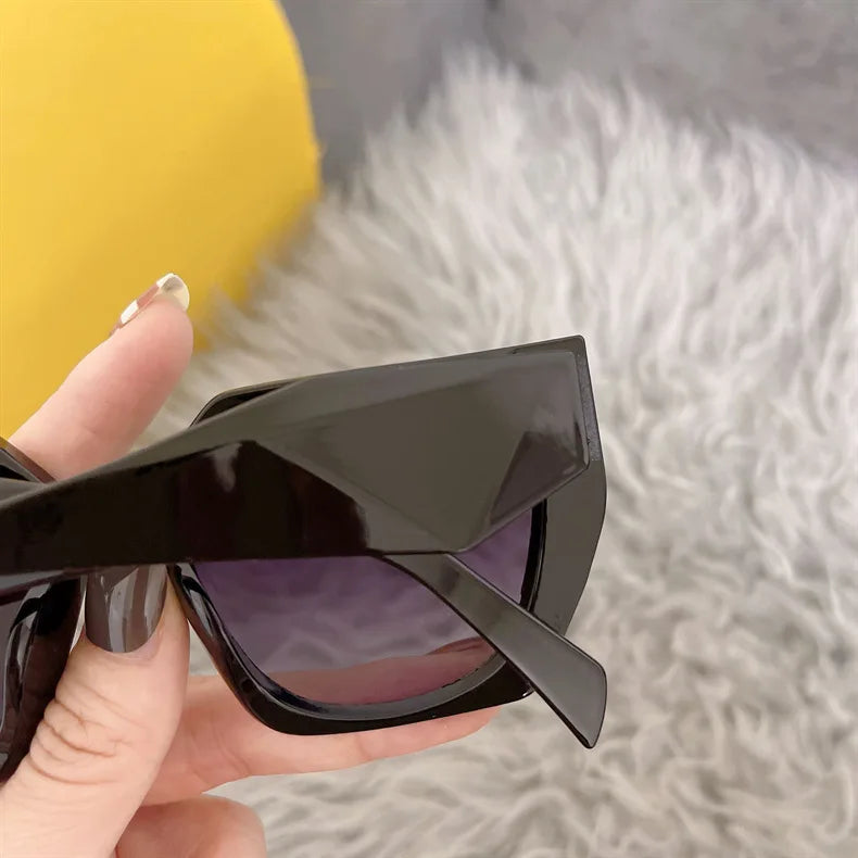 New Small Sunglasses Women Trendy Brand Sun Glasses Female Designer Vintage Eyewear Men Square Glasses UV400 Oculos De Sol