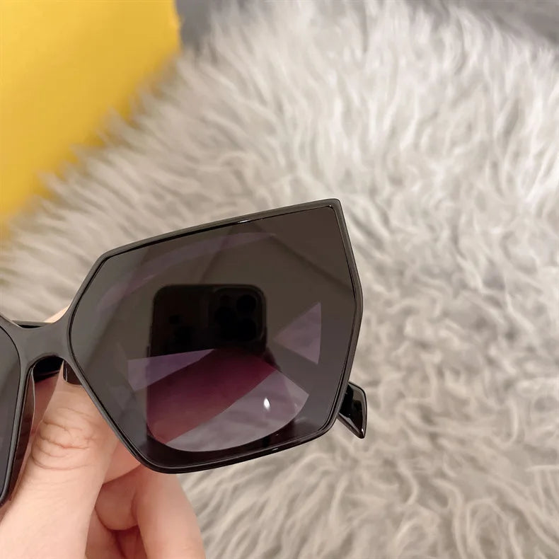 New Small Sunglasses Women Trendy Brand Sun Glasses Female Designer Vintage Eyewear Men Square Glasses UV400 Oculos De Sol