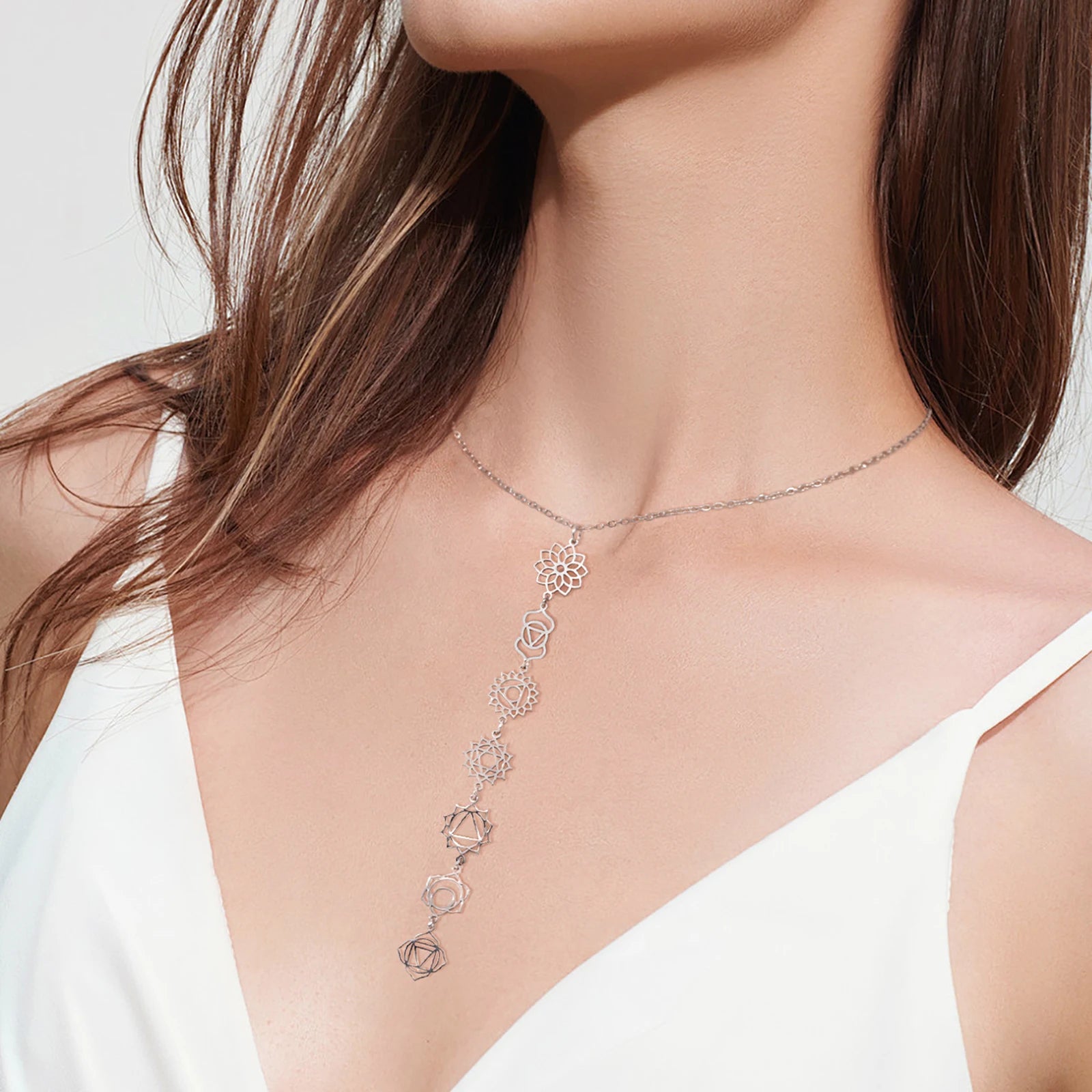 Cazador Stainless Steel 7 Chakra Flower Pendants Necklaces for Women Yoga Meditation Jewelry Amulet Necklaces Birthday Gift 2025