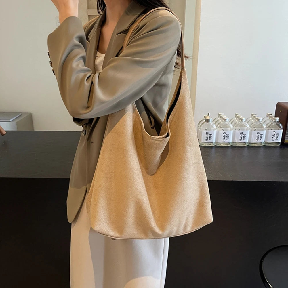 Women Suede Shoulder Bag Trendy Bucket Bag with Pocket Retro Handbag Hobo Bag for Work Travel Shopping