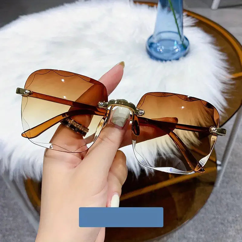 Square Rimless Sunglasses Women Luxury Brand Designer Summer Red Glasses Fashion Sun glasses For Men UV400 Shades Oculos