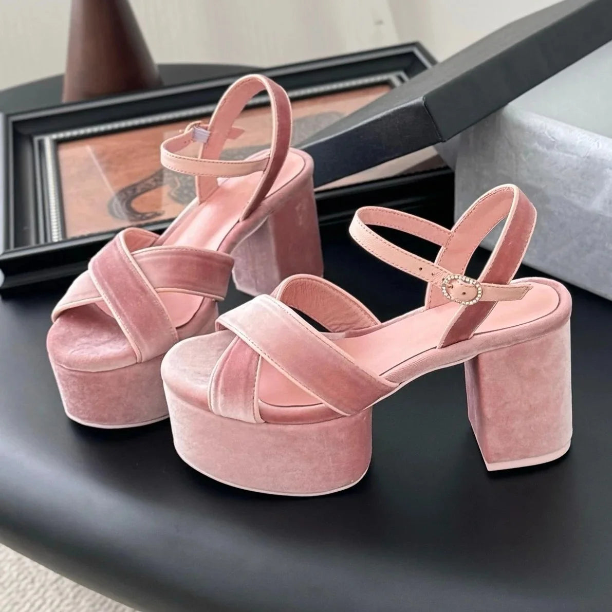 Concise Mules Shoes Genuine Leather Pointed-toe Flat Heel Gladiator Sandals Beach Shoes For Woman Exclusive Lazy Bota Feminina