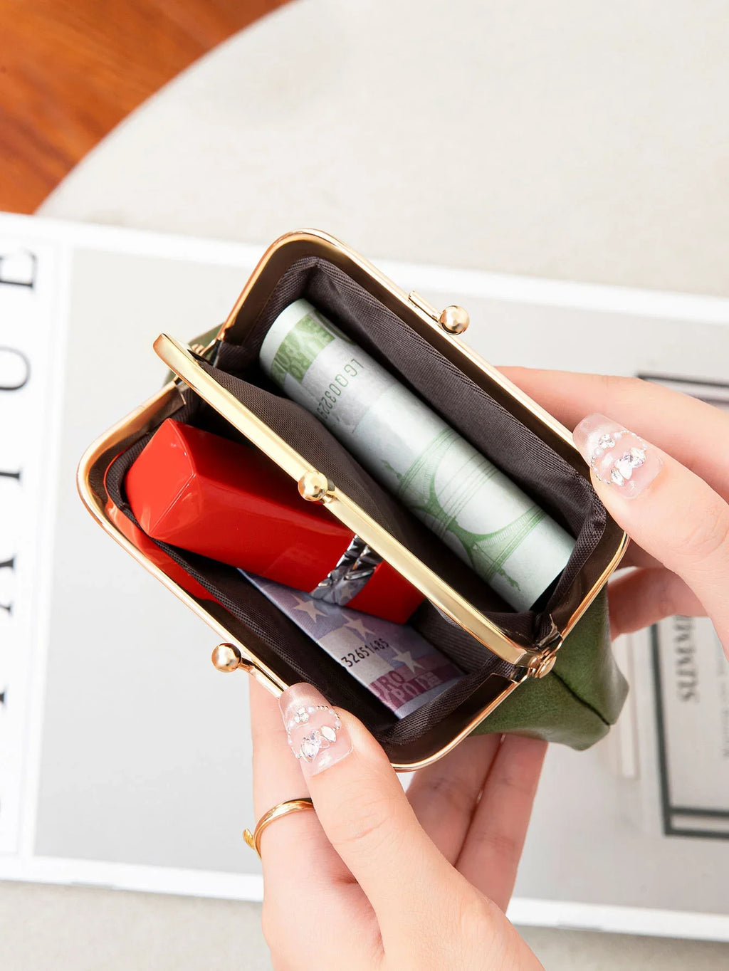 Cute Clip Lock Women's Coin Purse Retro Solid Color Bifold Kiss Lock Small Wallet Simple PU Leather Lipstick Portable Pocket Bag