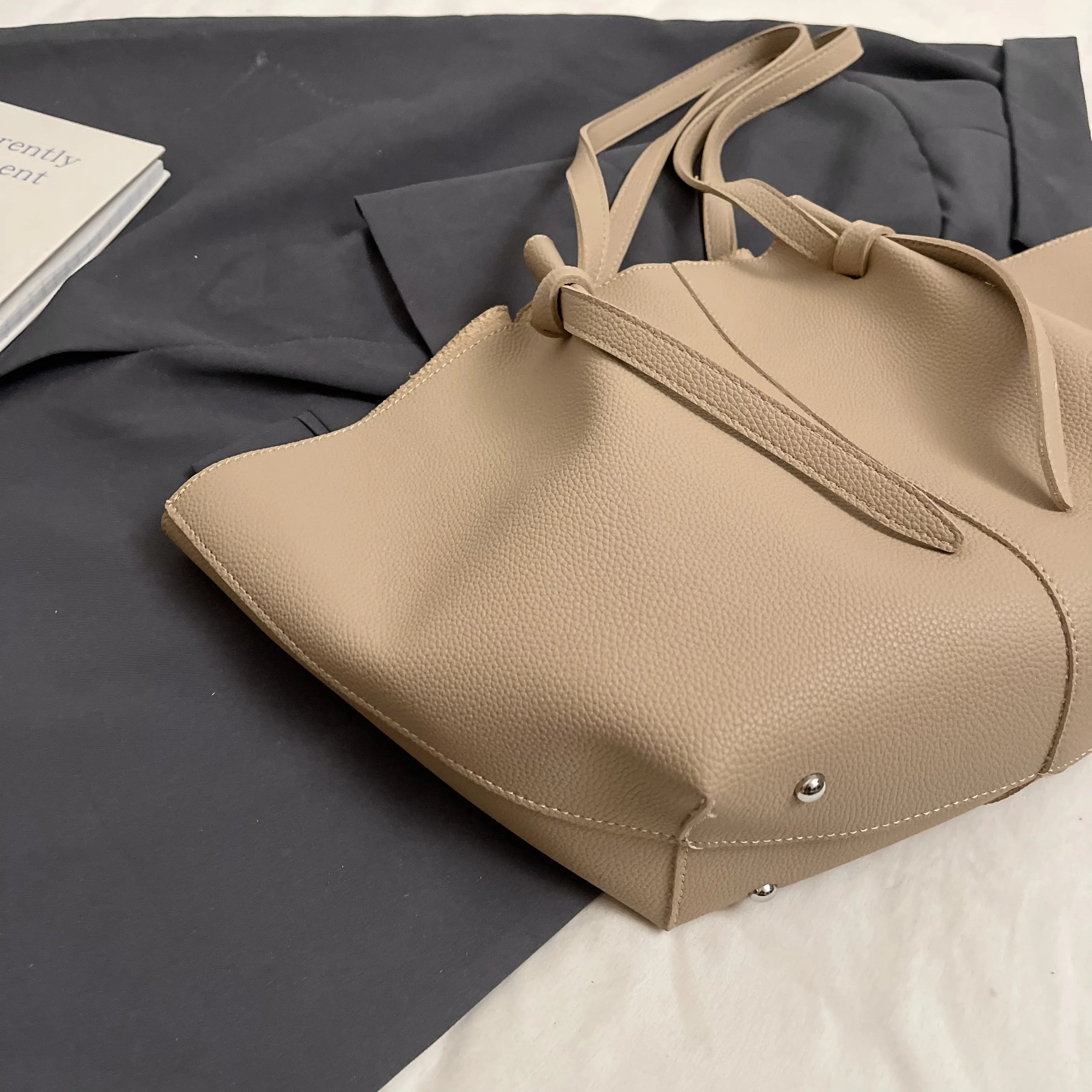Women's Bag Set Casual Commute Out Shoulder Bag Everything Large Capacity High Appearance Level Tote Bag Underarm Bag